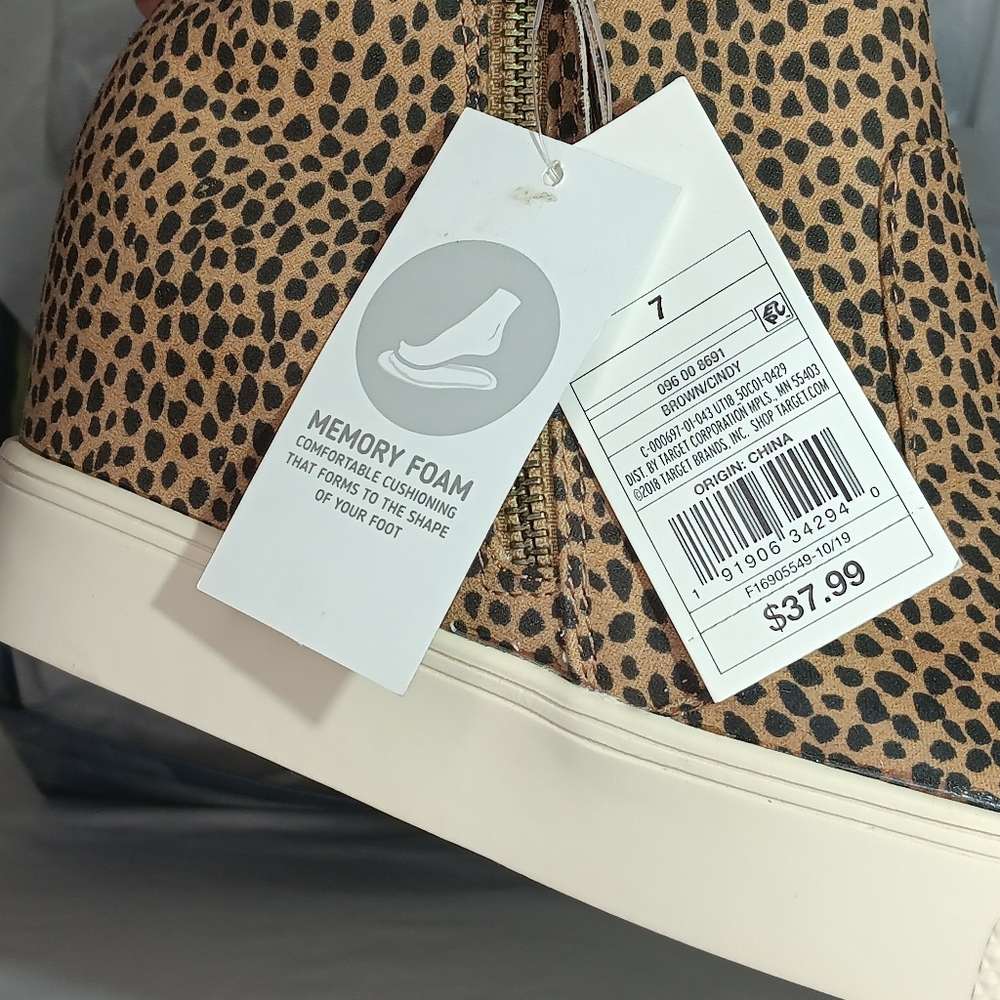 Universal Thread Boot - Picture 3 of 9